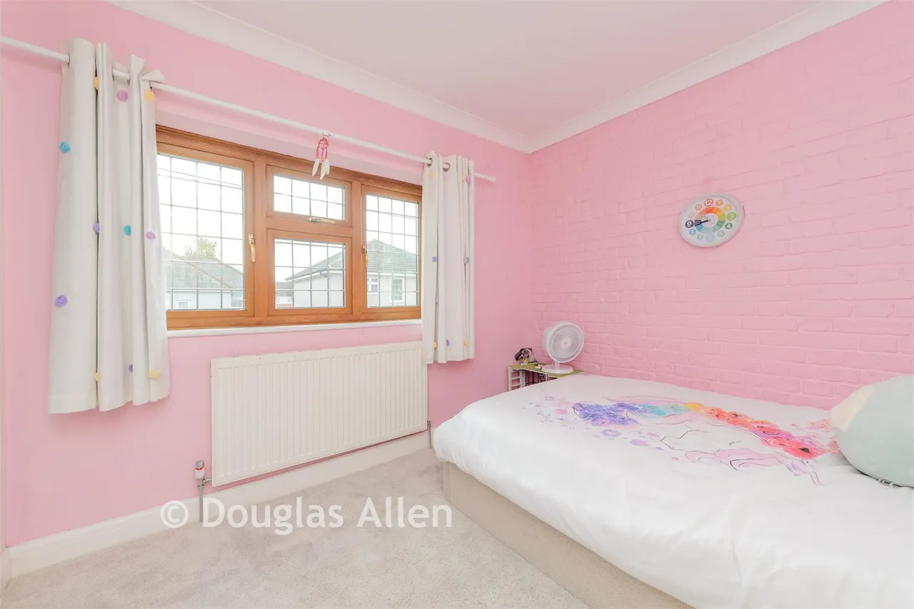 Hatch Road, Pilgrims Hatch, CM15, photo 10