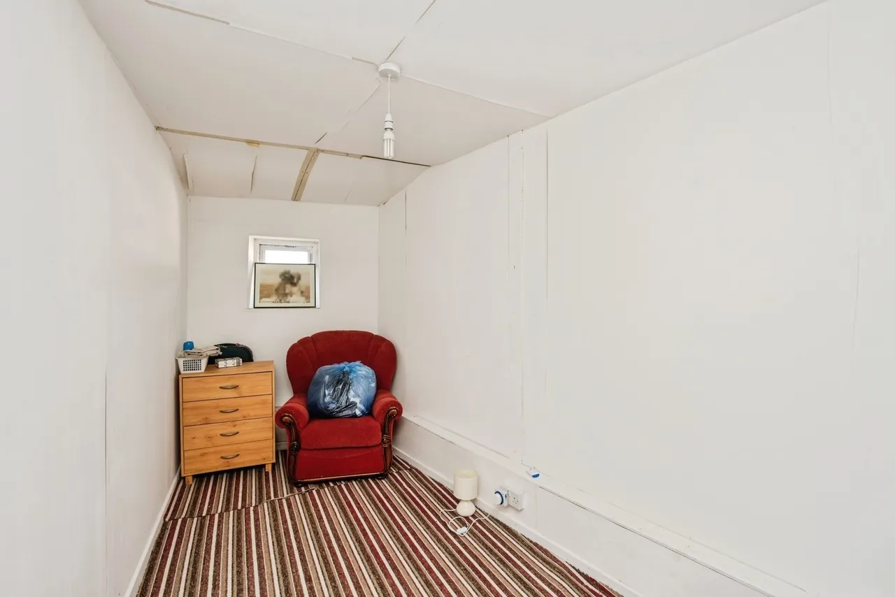 Station Road, Llanelli, SA15, photo 16