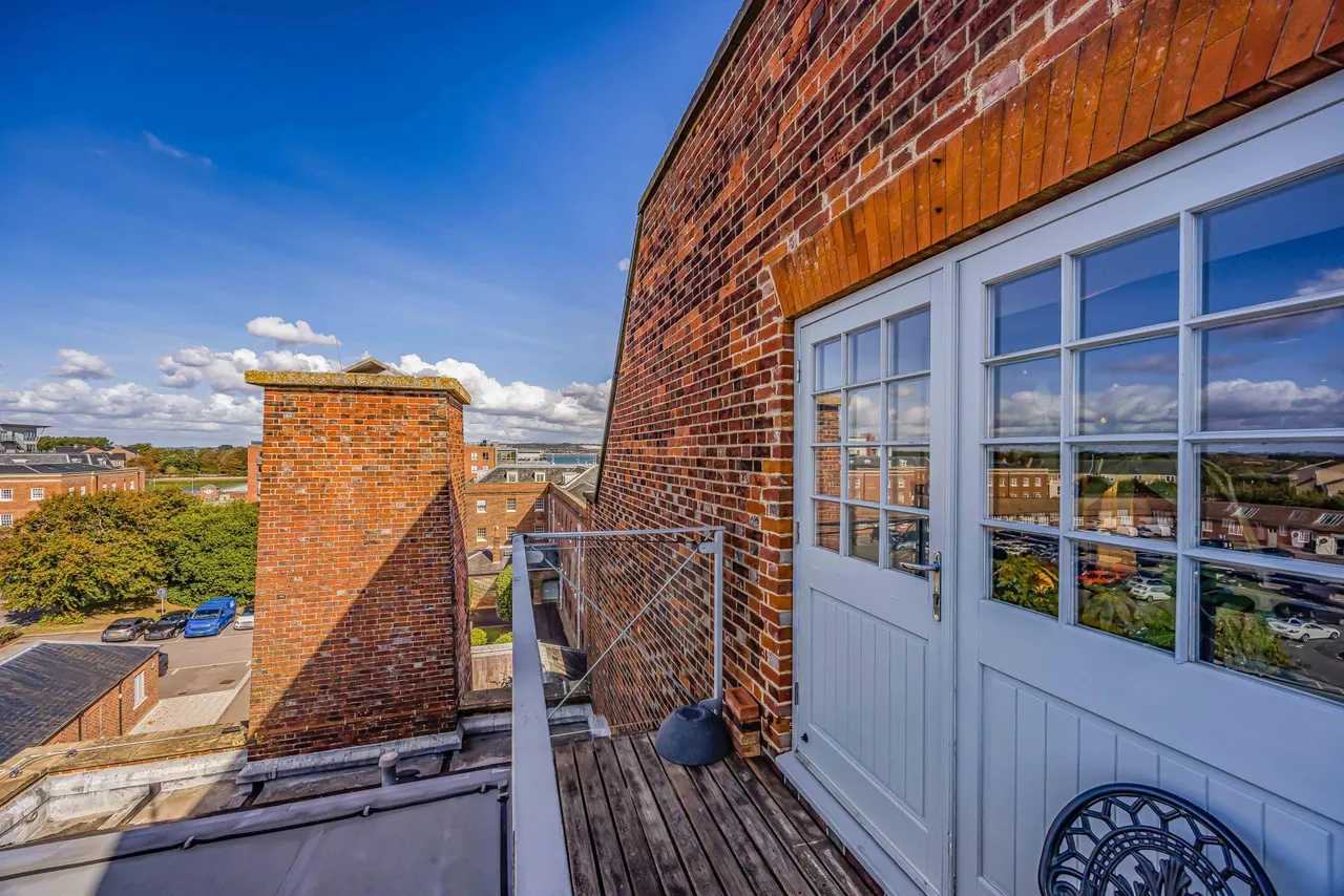 Gosport, PO12, photo 28