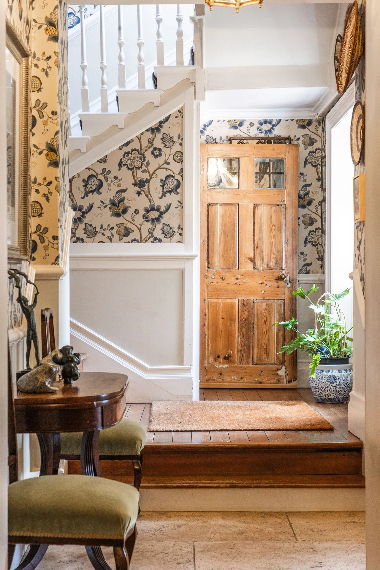 Distinguished Georgian Home in a Subs, photo 7