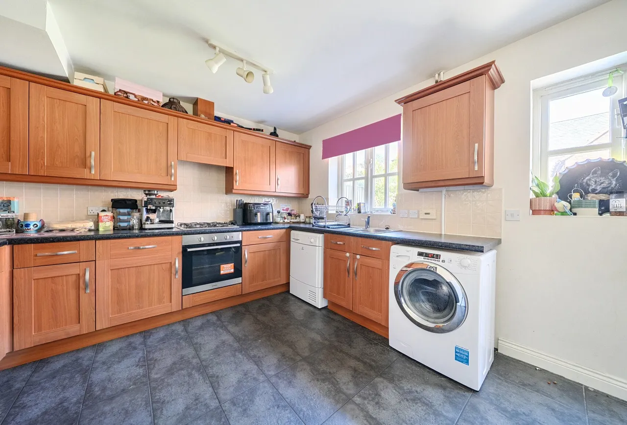 Blackberry Way, Somerset, Midsomer Norton, BA3 2RN, photo 5