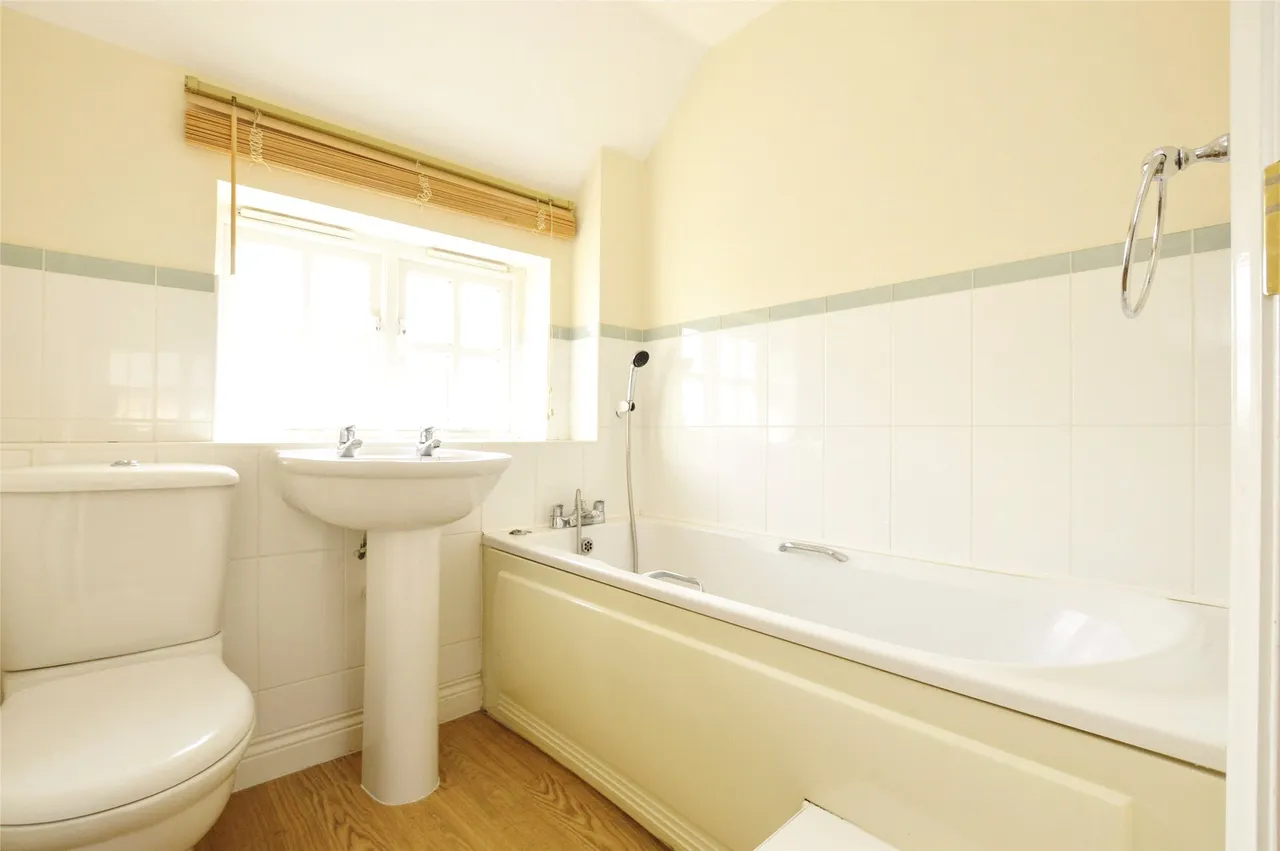Blackberry Way, Somerset, Midsomer Norton, BA3 2RN, photo 13