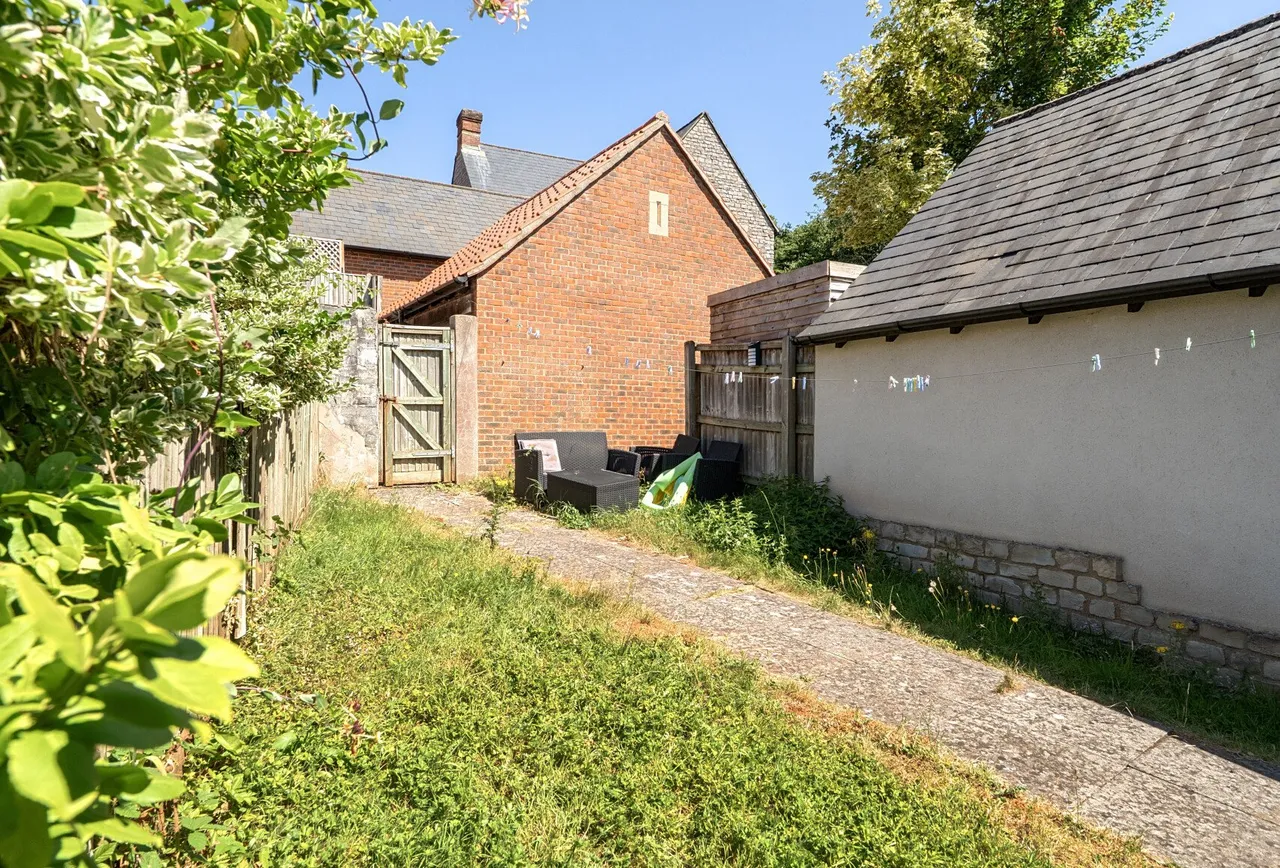 Blackberry Way, Somerset, Midsomer Norton, BA3 2RN, photo 15