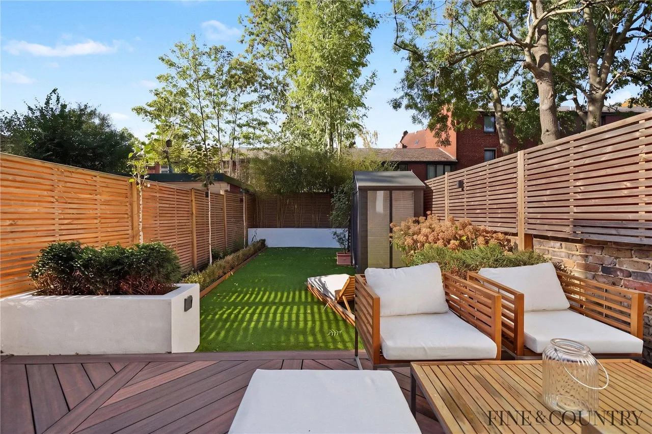 Lowfield Road, London, photo 11