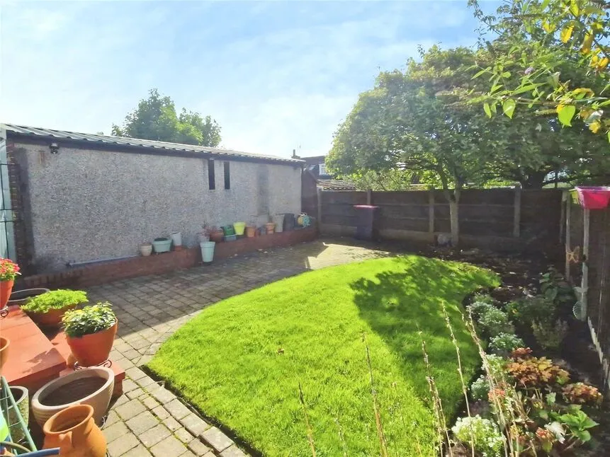 Everard Close, Worsley, M28, photo 6