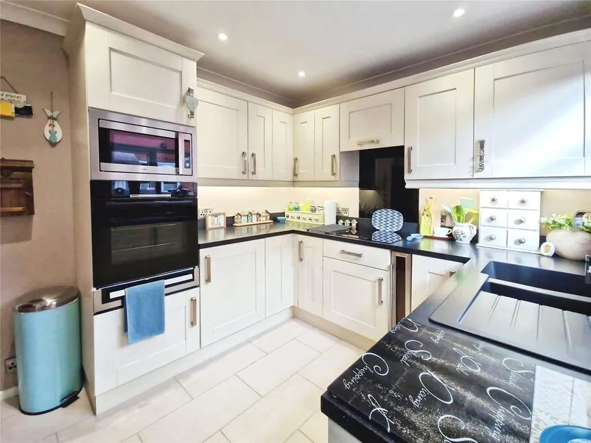 Everard Close, Worsley, M28, photo 10