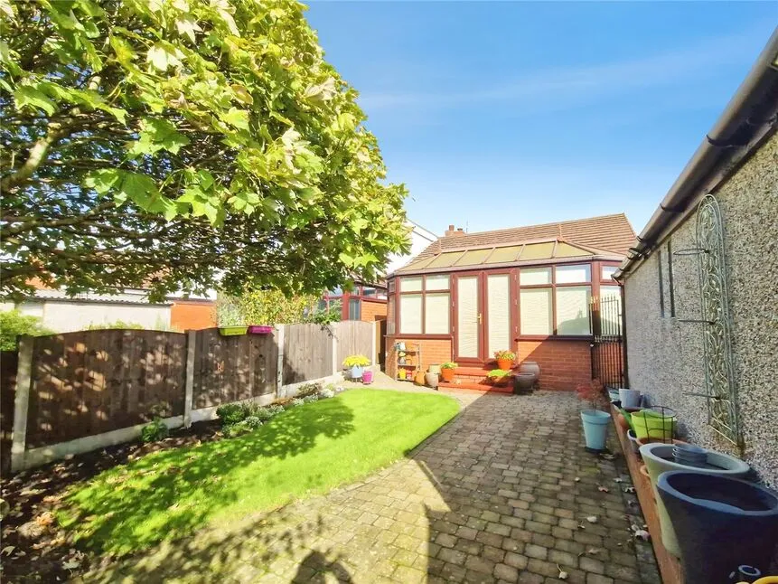 Everard Close, Worsley, M28, photo 16