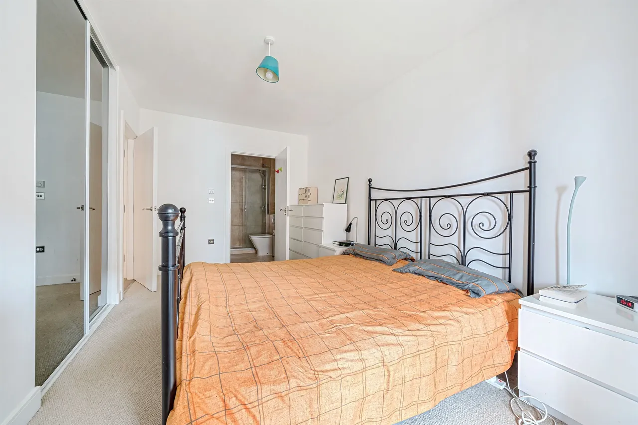 Ebony Crescent, Barnet, photo 7