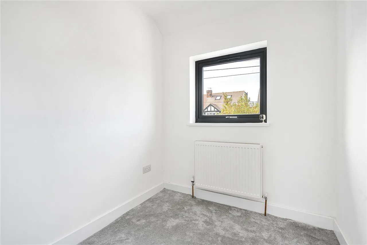 Cranbrook Drive, Twickenham, TW2, photo 17