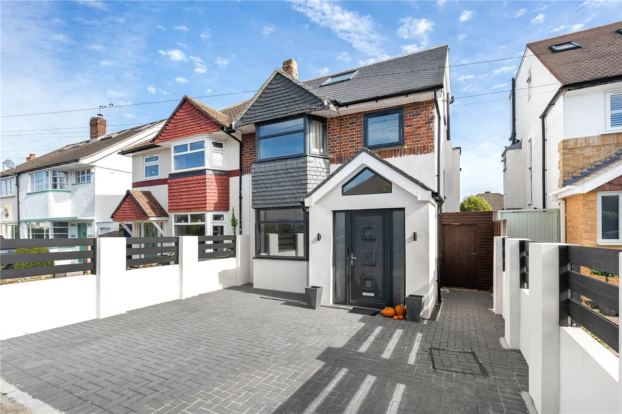 4 bed house for sale, Cranbrook Drive, Twickenham, TW2