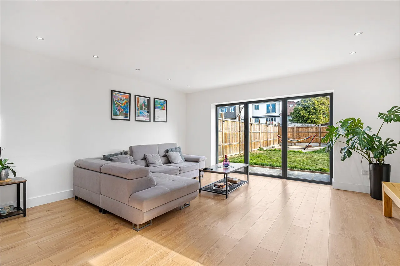 Cranbrook Drive, Twickenham, TW2, photo 2