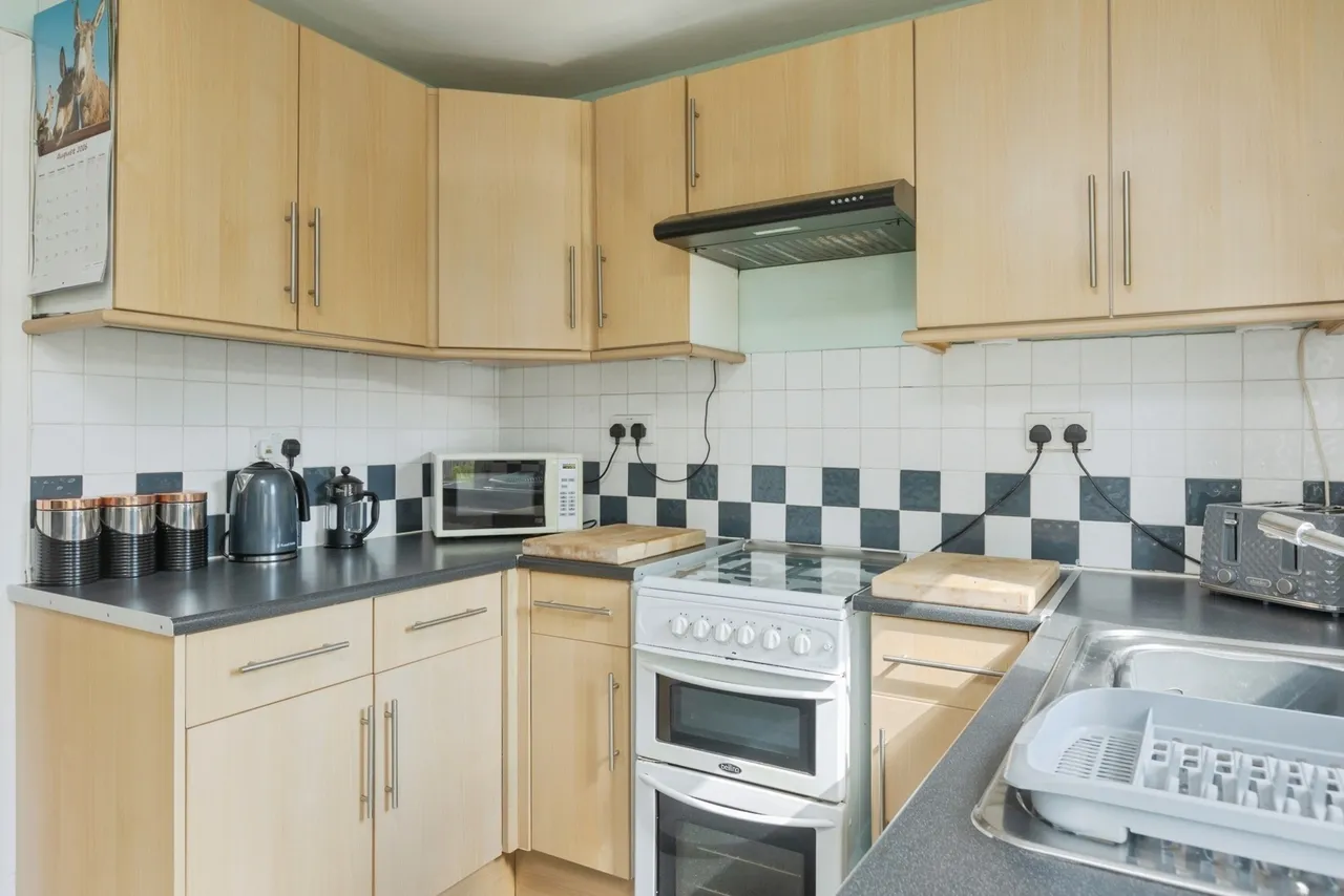 Henwood Green Road, Pembury, TN2, photo 6