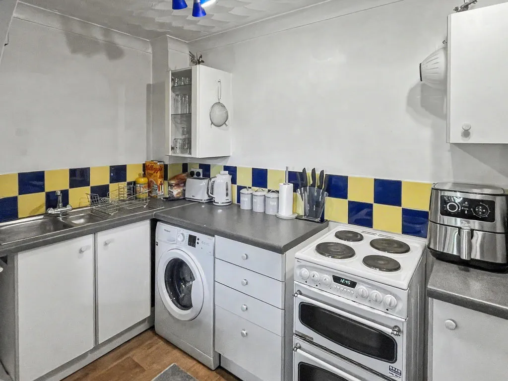 Lawsone Rise, High Wycombe HP13 5NS, photo 4