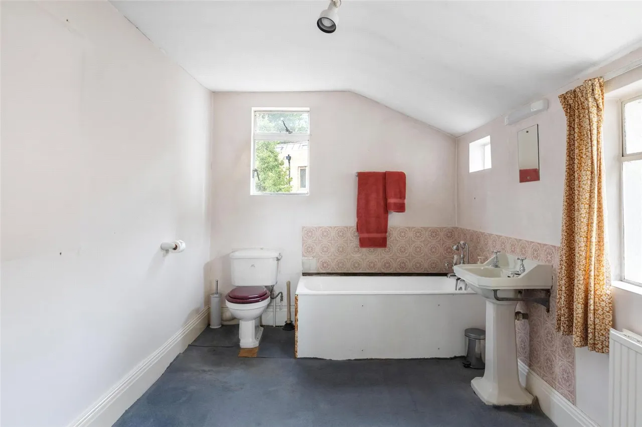 Meadow Road, London, SW8, photo 9