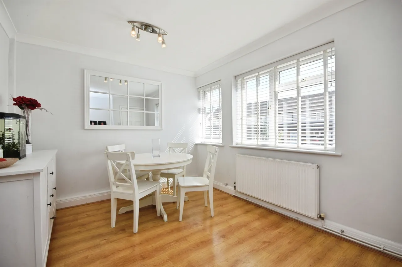 Carisbrook Road, Pilgrims Hatch, CM15, photo 11