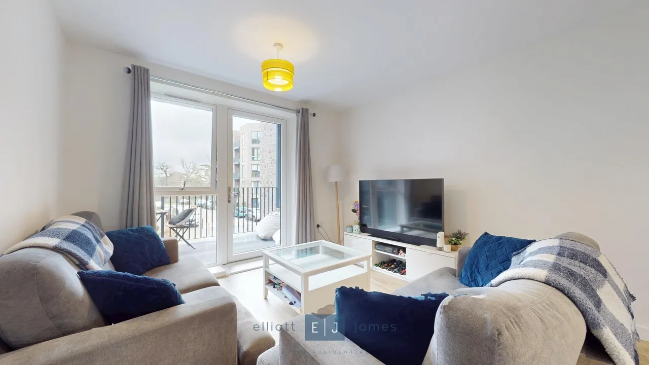 Academy Way, Loughton, IG10, photo 2