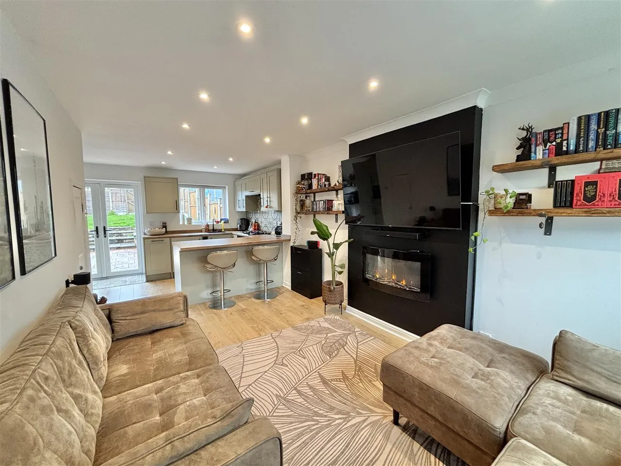 Crowden Drive, Hadfield, SK13, photo 3