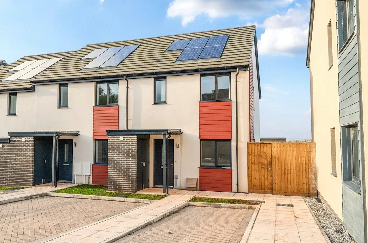 3 bed property for sale, Crownhill, Plymouth, PL6