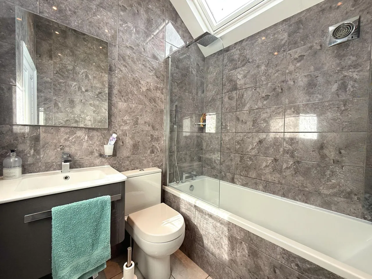 Mornington Road, Sale, photo 19