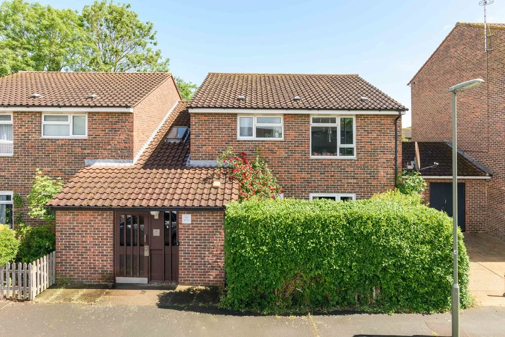 2 bed flat for sale — Rodney Road, Walton-On-Thames KT12 3NF