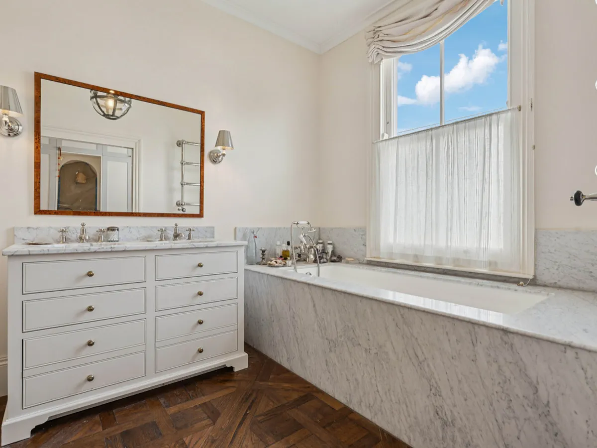 Petworth Street, london, SW11, photo 8