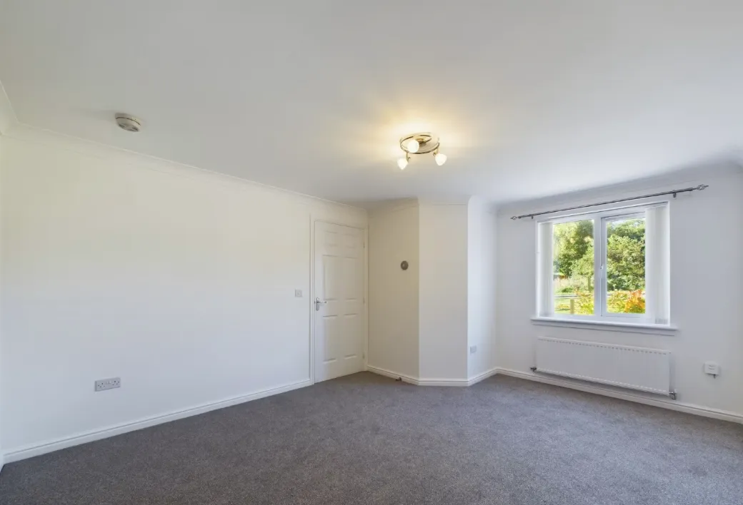Methil Court, Hamilton, ML3, photo 2