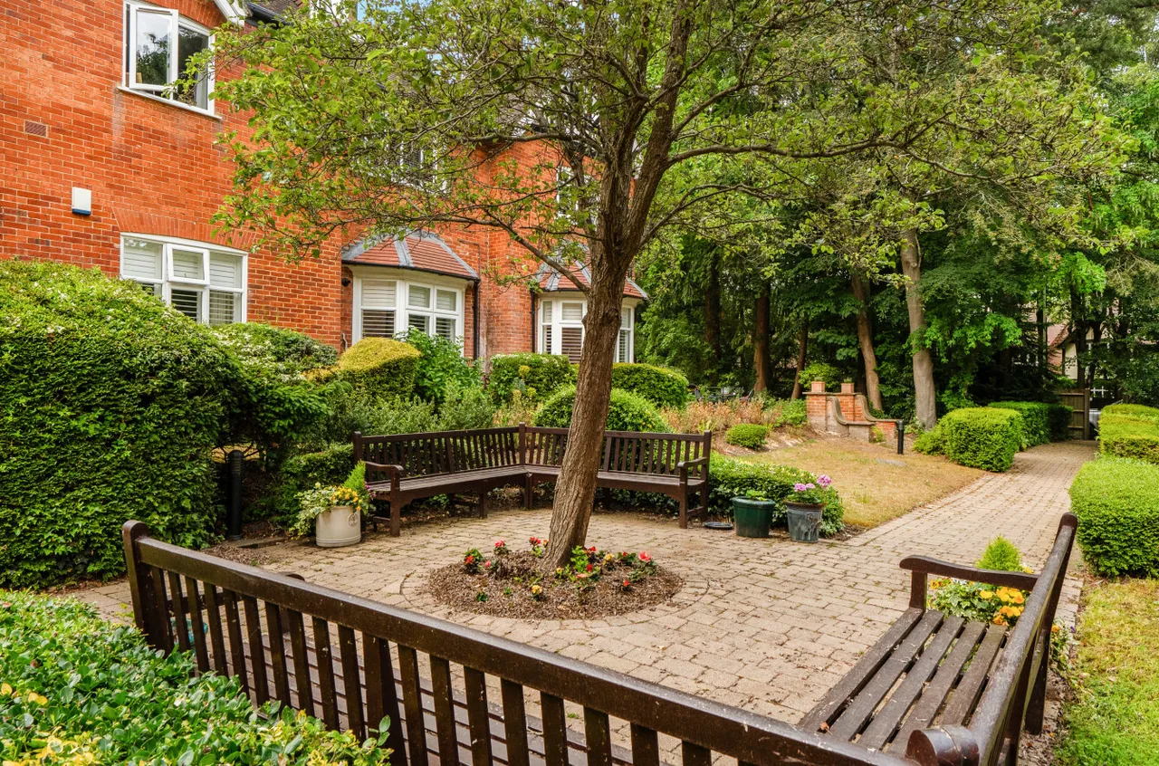 Lefroy Park, Fleet, GU51, photo 9