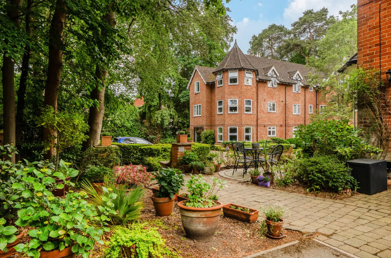 Lefroy Park, Fleet, GU51, photo 10