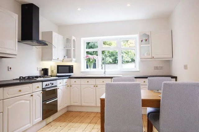Chislehurst Road, Petts Wood, Kent, BR6, photo 4