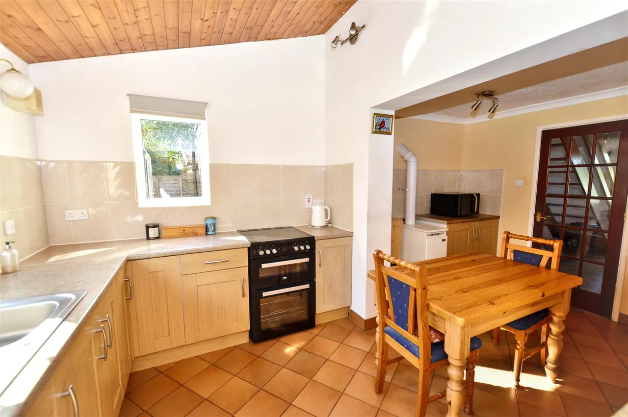 Church Road, West Beckham, NR25, photo 8