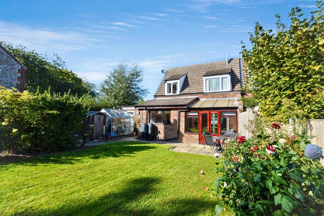Church Road, West Beckham, NR25, photo 21