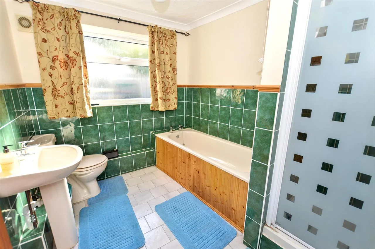 Church Road, West Beckham, NR25, photo 10