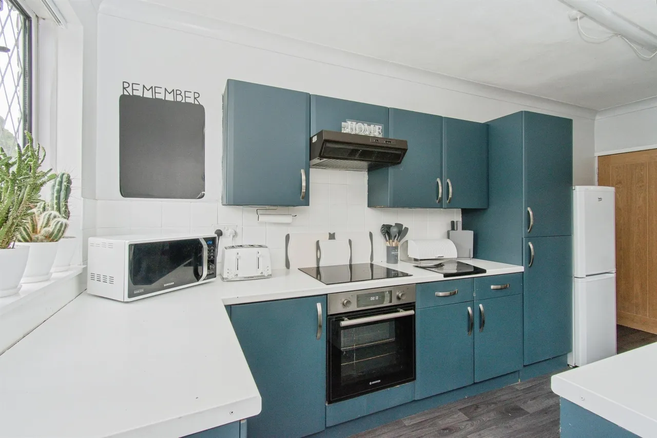 Lower Cambridge Street, CASTLEFORD, photo 5