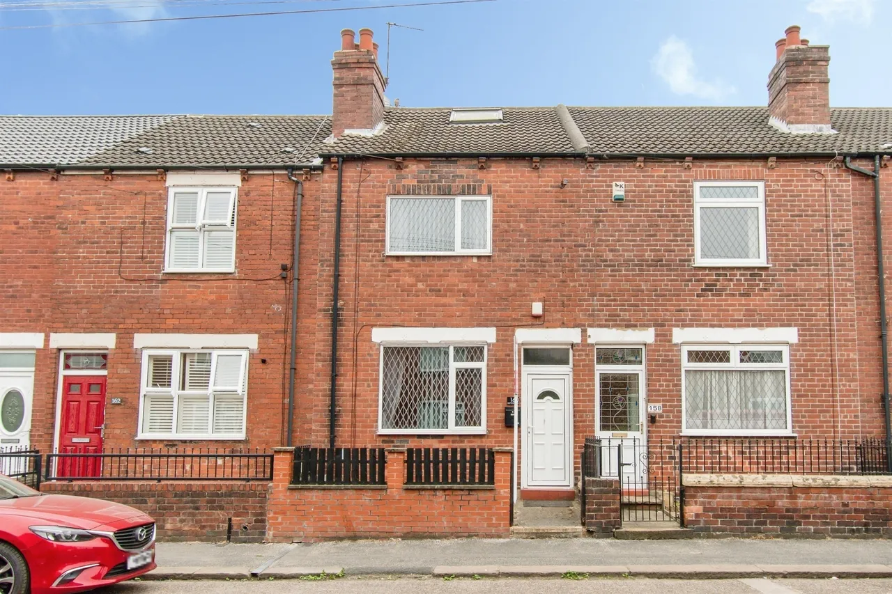 3 bed house for sale — Lower Cambridge Street, CASTLEFORD