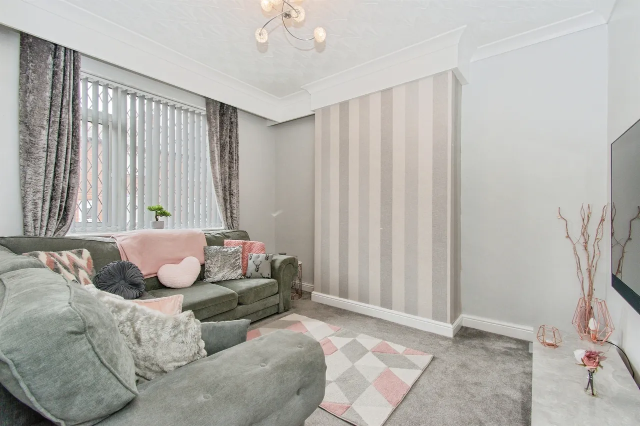 Lower Cambridge Street, CASTLEFORD, photo 2