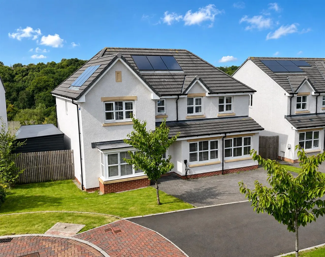 5 bed house for sale — Pailis Crescent, Bothwell, Glasgow, G71 8FP
