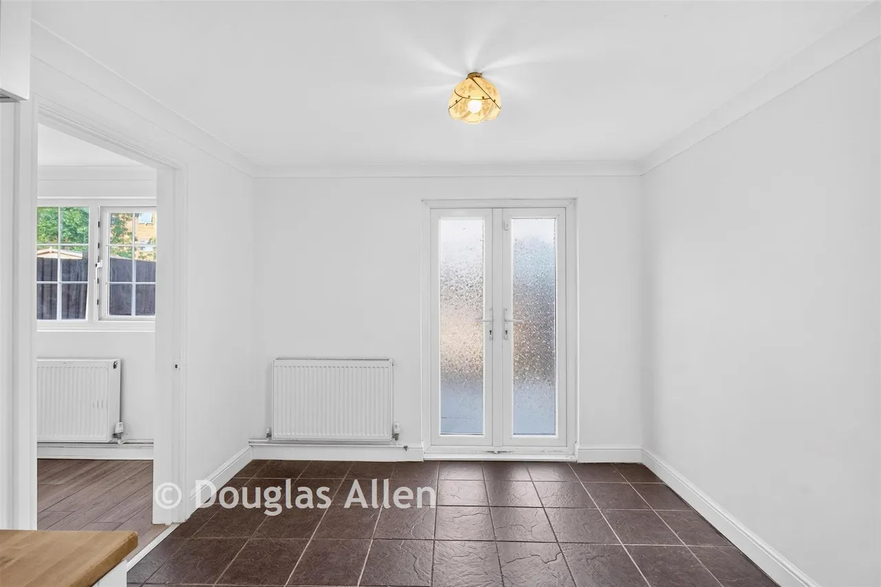 Norwood End, Basildon, SS14, photo 7