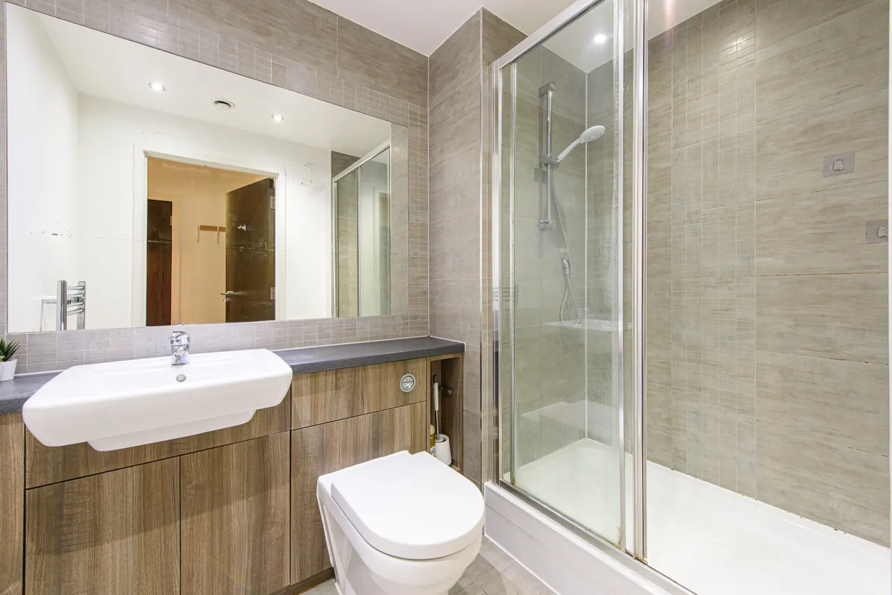2 Emerald House, 2 Commander Avenue, London, photo 6