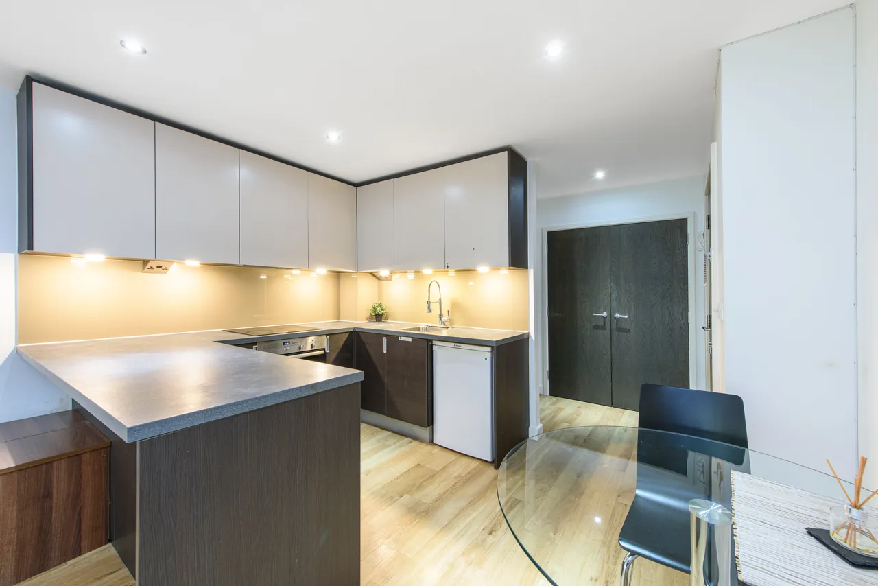 2 Emerald House, 2 Commander Avenue, London, photo 2