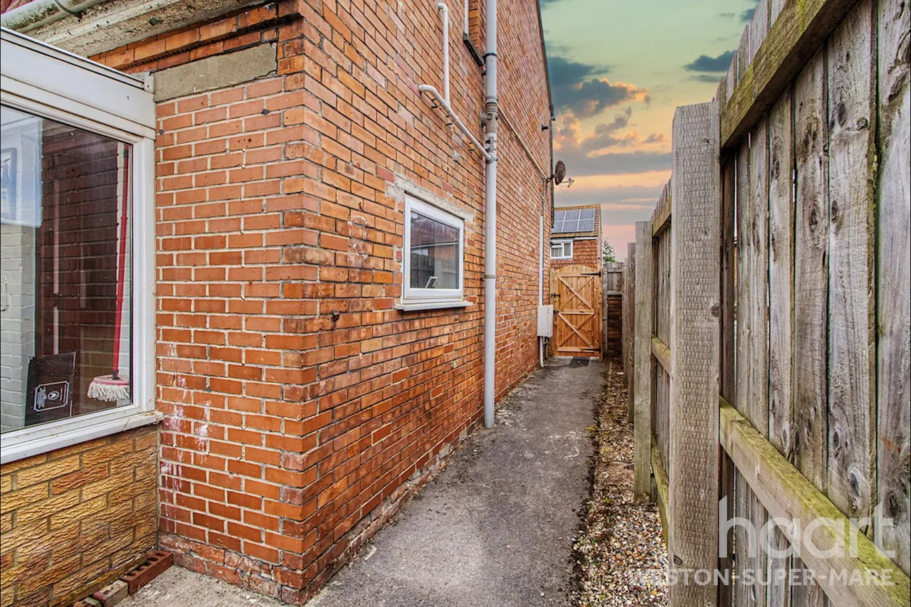 Lonsdale Avenue, Weston-Super-Mare, BS23, photo 9
