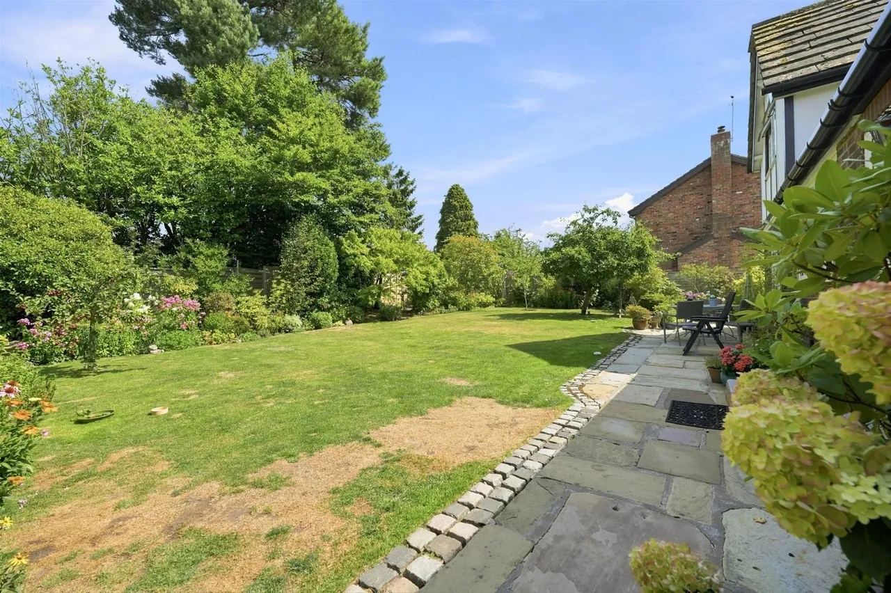 Butley Lanes, Prestbury, photo 20