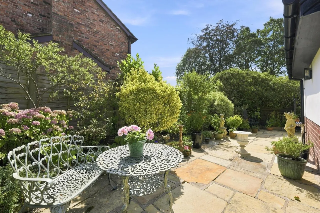 Butley Lanes, Prestbury, photo 22