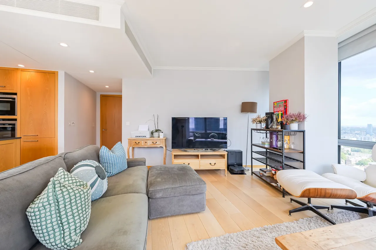 3006 West India Quay, 26 Hertsmere Road, London, photo 7