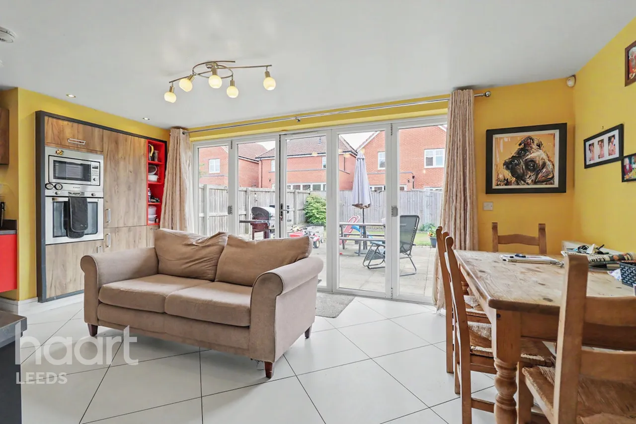 Gascoigne Close, Pontefract, WF8, photo 6