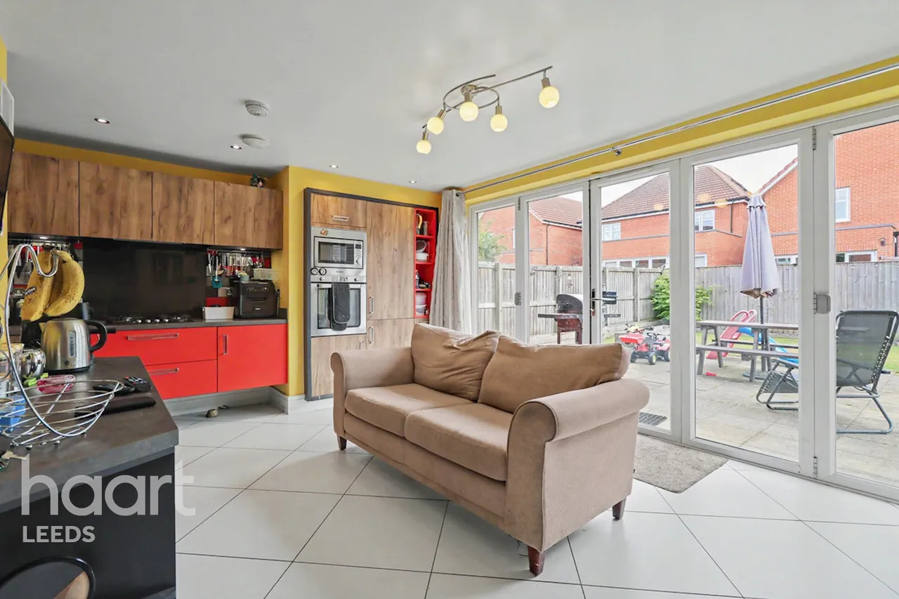 Gascoigne Close, Pontefract, WF8, photo 5