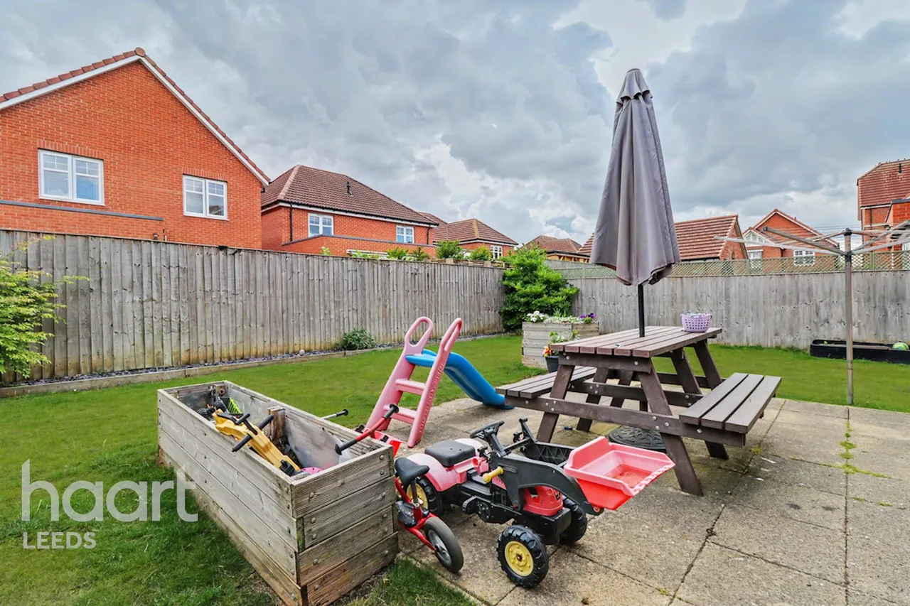 Gascoigne Close, Pontefract, WF8, photo 20