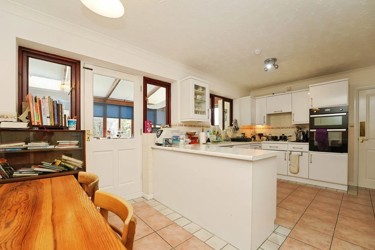 Burma Close, Evesham, WR11, photo 14