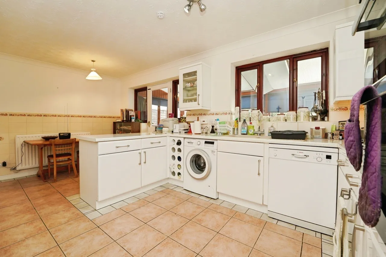 Burma Close, Evesham, WR11, photo 2