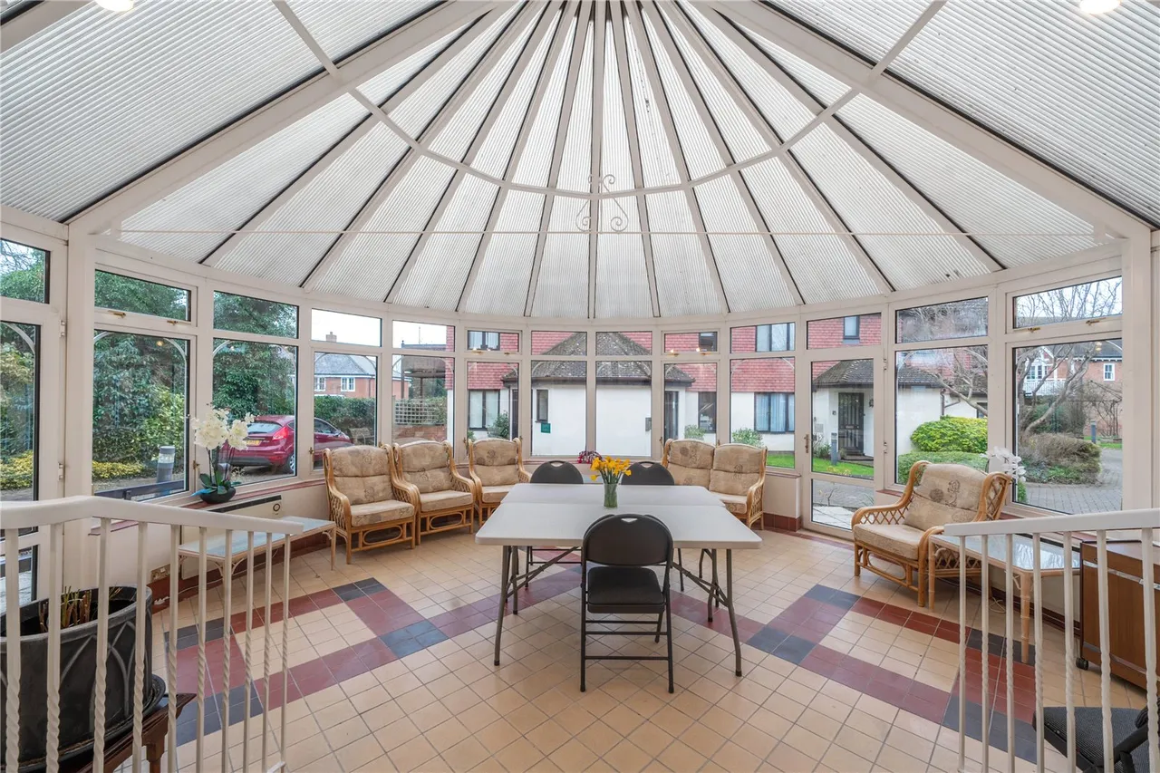 Hartford Court, Hartley Wintney, Hampshire, RG27 8PQ, photo 17