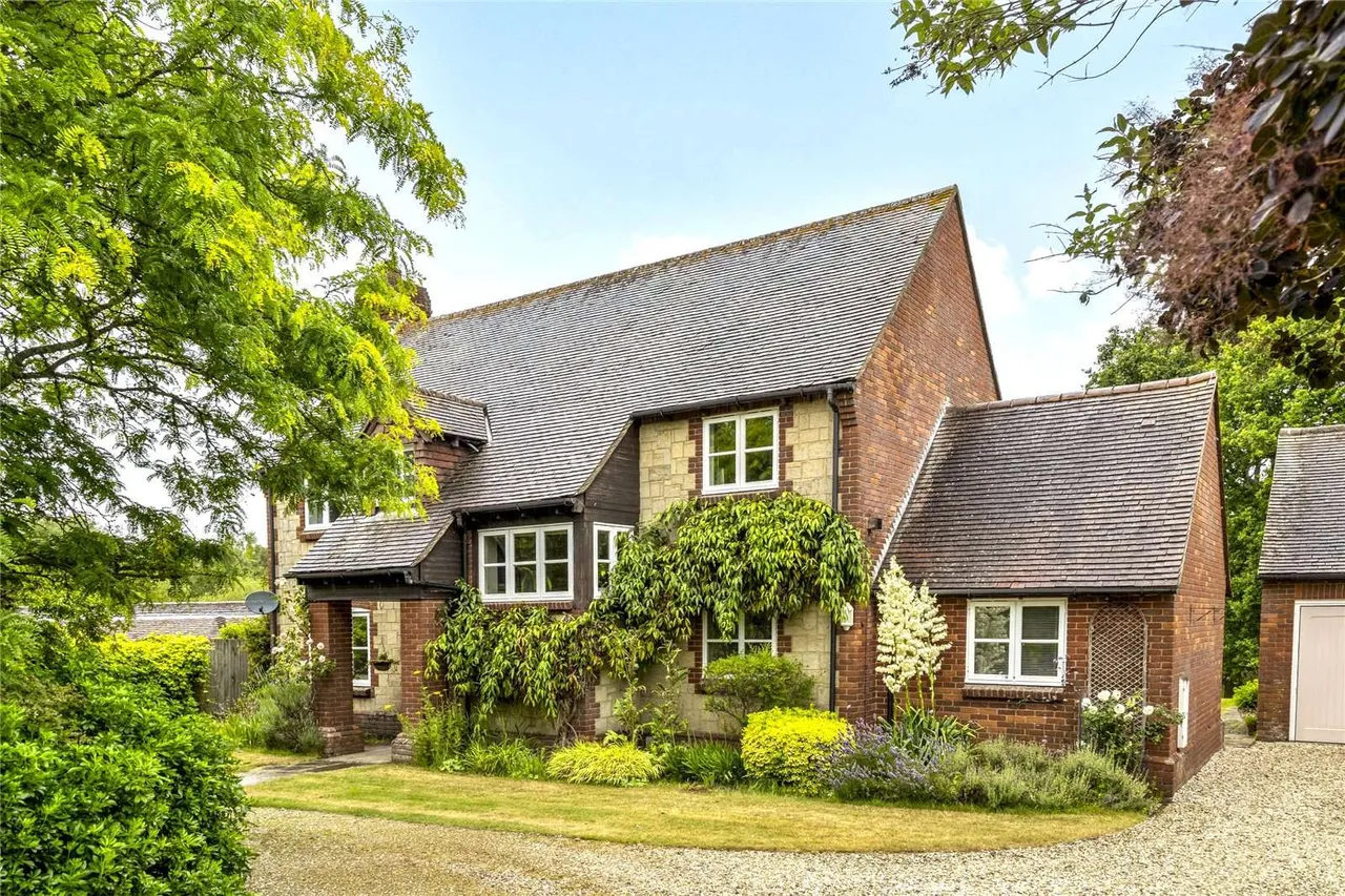 4 bed house for sale — Lodge Green, Burton Park, Duncton, Petworth, GU28 0LH